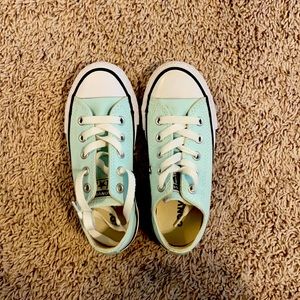 NWOT Girls converse